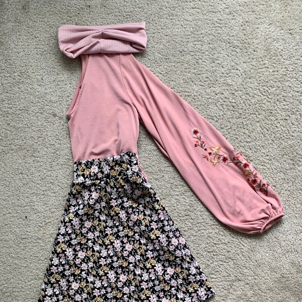 NWOT Rose Embroidered Sleeve Top